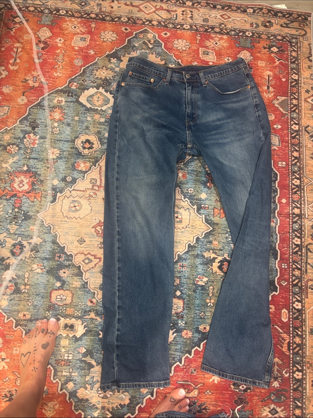 Levi's Men's Relaxed Jeans in Medium Blue Denim